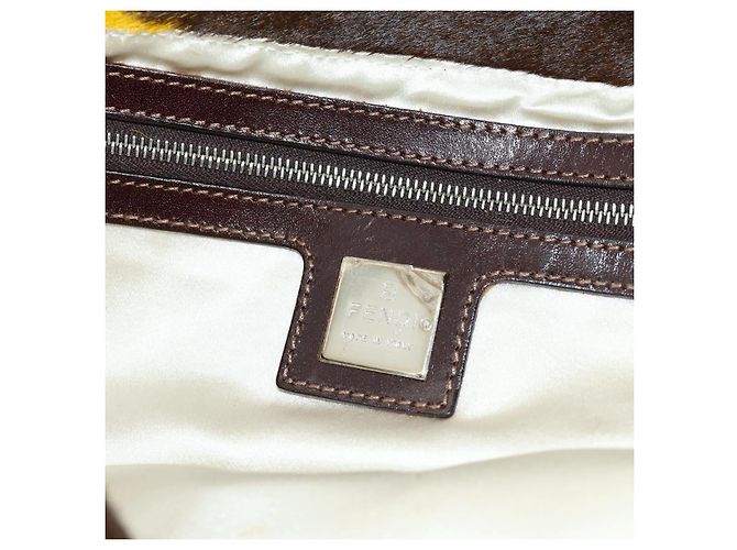 Borsa a tracolla FENDI Mamma Baguette in pelle Harako Giallo Argento Auth 184727SAV - vista 22