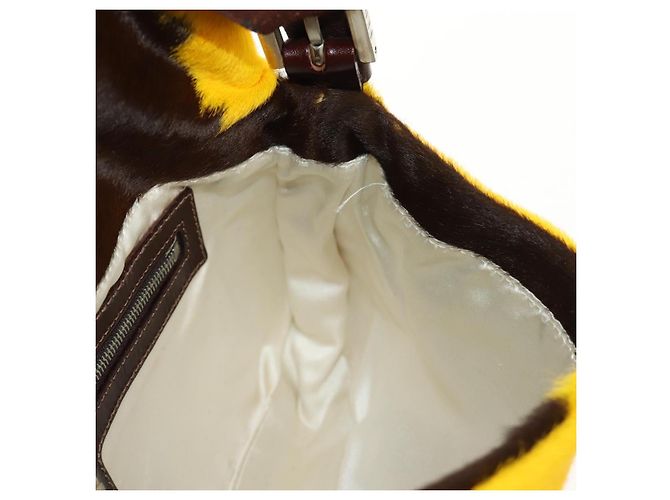 Borsa a tracolla FENDI Mamma Baguette in pelle Harako Giallo Argento Auth 184727SAV - vista 24