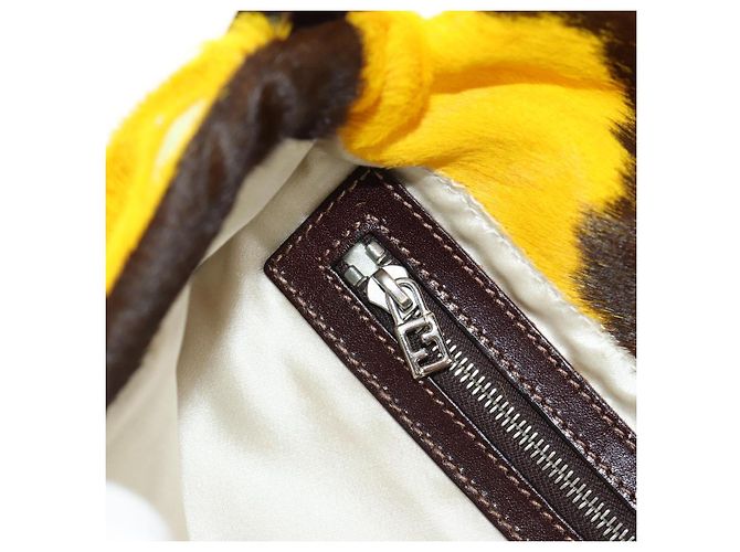 Borsa a tracolla FENDI Mamma Baguette in pelle Harako Giallo Argento Auth 184727SAV - vista 25