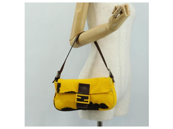 Borsa a tracolla FENDI Mamma Baguette in pelle Harako Giallo Argento Auth 184727SAV - vista 27