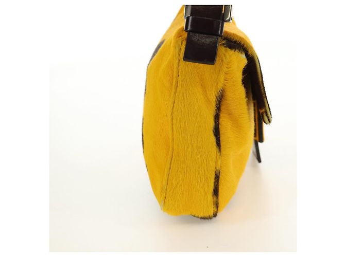 Borsa a tracolla FENDI Mamma Baguette in pelle Harako Giallo Argento Auth 184727SAV - vista 4
