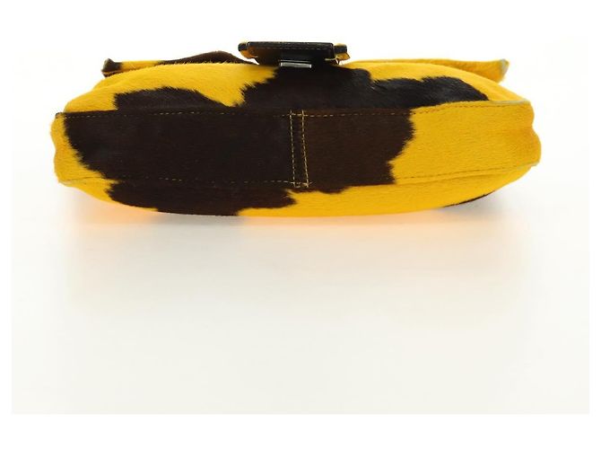 Borsa a tracolla FENDI Mamma Baguette in pelle Harako Giallo Argento Auth 184727SAV - vista 5