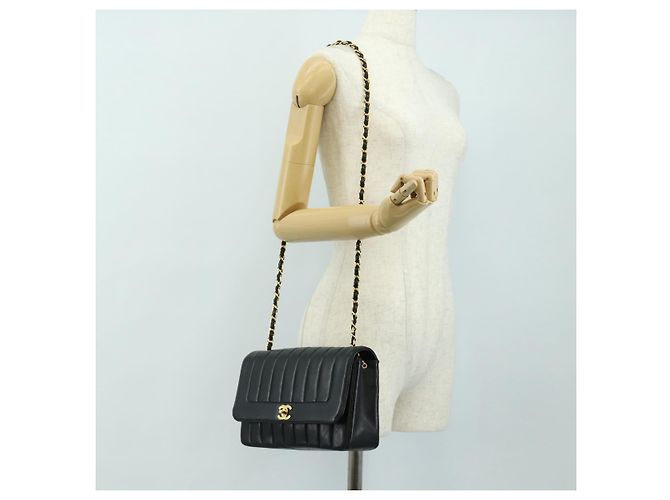 CHANEL Mademoiselle Chain Shoulder Bag Lamb Skin Black Gold CC Auth 185097SAM Nero D'oro - vista 28