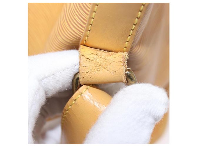 Borsa a Spalla LOUIS VUITTON Epi Petit Noe Giallo M44109 LV Auth 184632 - vista 11