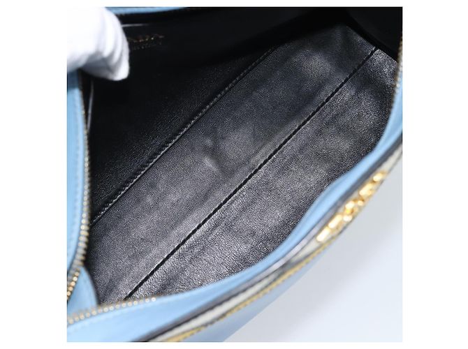 Borsa a Spalla PRADA in Pelle Azzurro Chiaro Oro Auth ka4742M D'oro Blu chiaro - vista 9