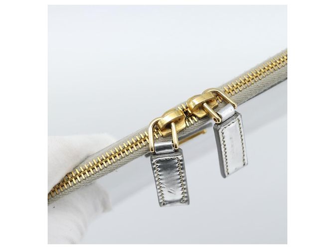 Clutch PRADA in pelle vernice Argento Oro Auth 184773 D'oro - vista 8
