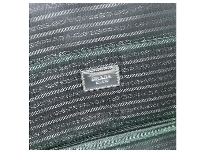 Clutch PRADA in pelle vernice Argento Oro Auth 184773 D'oro - vista 9