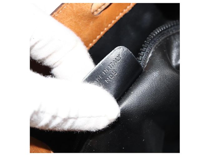 Céline Bolsa de ombro CELINE em couro preto com detalhes dourados Autêntica 185080 - vista 12