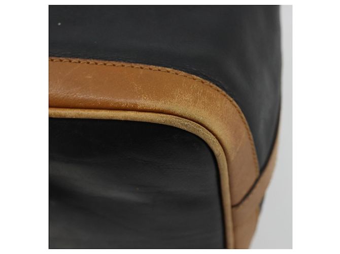 Céline Bolsa de ombro CELINE em couro preto com detalhes dourados Autêntica 185080 - vista 15