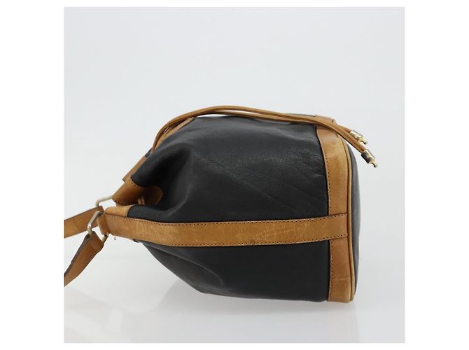 Céline Bolsa de ombro CELINE em couro preto com detalhes dourados Autêntica 185080 - vista 4