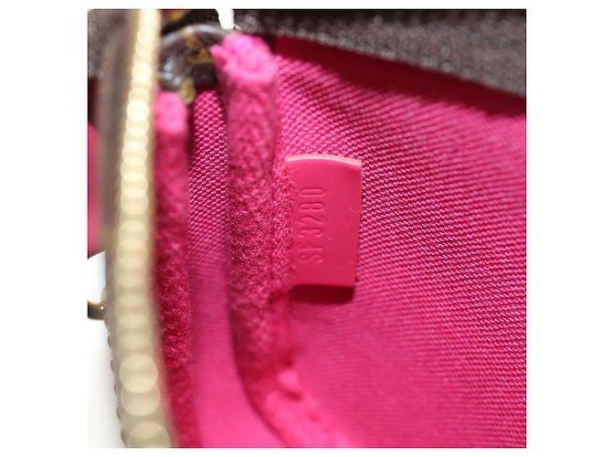 LOUIS VUITTON Monogram Vivienne Mini Pochette Accessoires M69752 Auth 184588SAM Monograma - vista 11