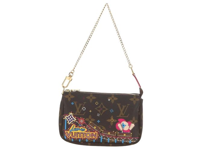 LOUIS VUITTON Monogram Vivienne Mini Pochette Accessoires M69752 Auth 184588SAM Monograma - vista 13