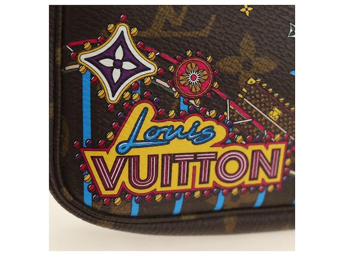 LOUIS VUITTON Monogram Vivienne Mini Pochette Accessoires M69752 Auth 184588SAM Monograma - vista 20