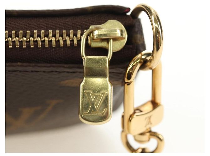 LOUIS VUITTON Monogram Vivienne Mini Pochette Accessoires M69752 Auth 184588SAM Monograma - vista 21