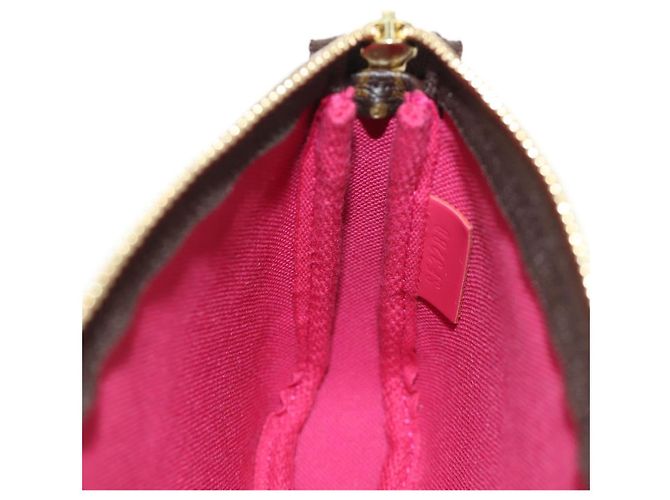 LOUIS VUITTON Monogram Vivienne Mini Pochette Accessoires M69752 Auth 184588SAM Monograma - vista 23