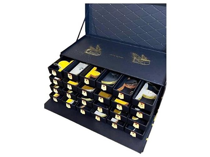 Louis Vuitton Adventskalender 2025 Le Voyage des Lumières Golden Dunkelblau - Ansicht 12