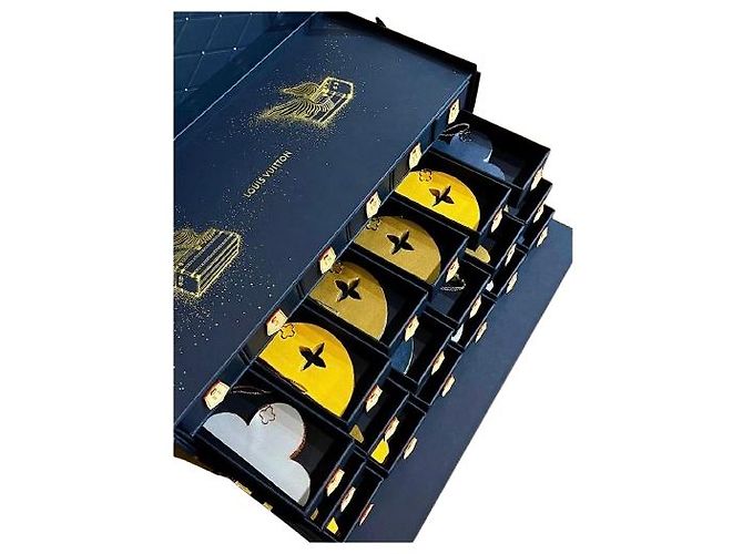 Louis Vuitton Adventskalender 2025 Le Voyage des Lumières Golden Dunkelblau - Ansicht 13