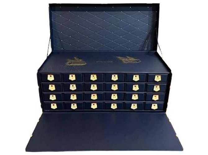 Louis Vuitton Adventskalender 2025 Le Voyage des Lumières Golden Dunkelblau - Ansicht 8