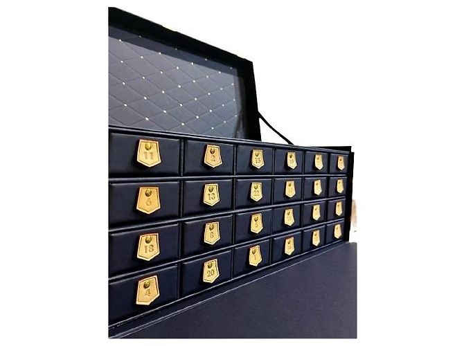 Louis Vuitton Adventskalender 2025 Le Voyage des Lumières Golden Dunkelblau - Ansicht 9