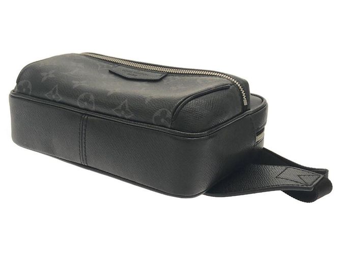 Marsupio Louis Vuitton Taiga Lama Nero - vista 3