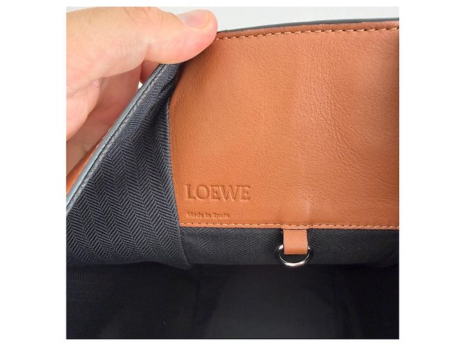 Loewe Borsa Small Hammock in Pelle Tan Marrone - vista 14