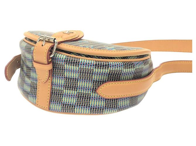 Borsa a Spalla Louis Vuitton Monogram LV Pop Tambourin M55544 Verde chiaro - vista 3