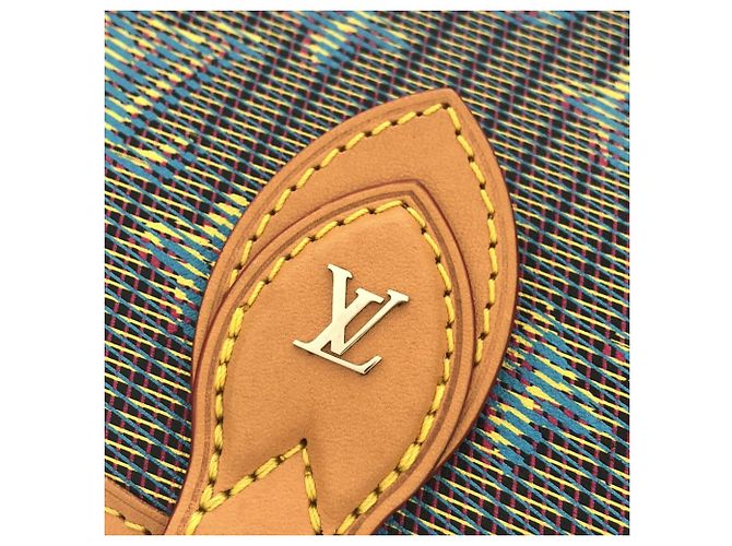 Borsa a Spalla Louis Vuitton Monogram LV Pop Tambourin M55544 Verde chiaro - vista 4