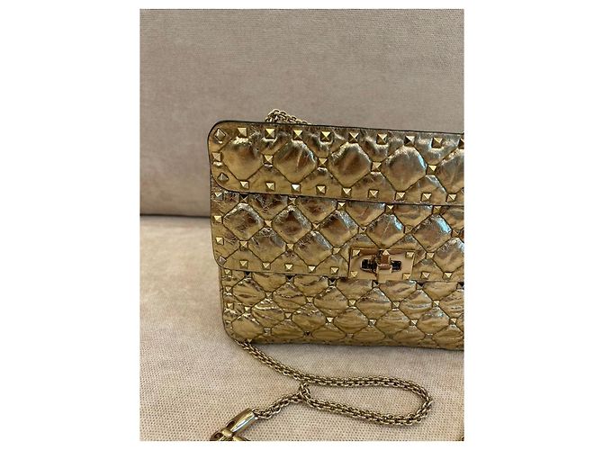 Valentino Garavani Rockstud Spike Borsa a Tracolla Pelle Oro D'oro - vista 11