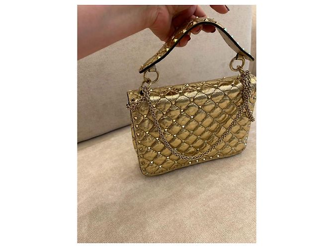 Valentino Garavani Rockstud Spike Borsa a Tracolla Pelle Oro D'oro - vista 4