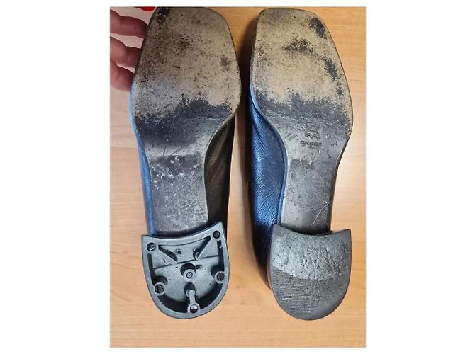 Mocassins Nina Ricci en cuir et daim marron foncé - vue 2