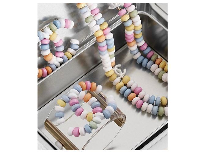 Bracciale rigido Chanel 14K Supermarket Lucite Multicolor CC Candy Rosa Bianco Multicolore Verde Arancione Grigio Giallo Blu chiaro - vista 3