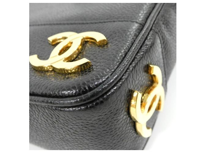 Borsa a tracolla Chanel in pelle di vitello granulata Nero - vista 2
