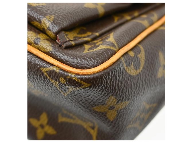 Louis Vuitton Viva Cite Monogram Canvas PM Brown - view 7