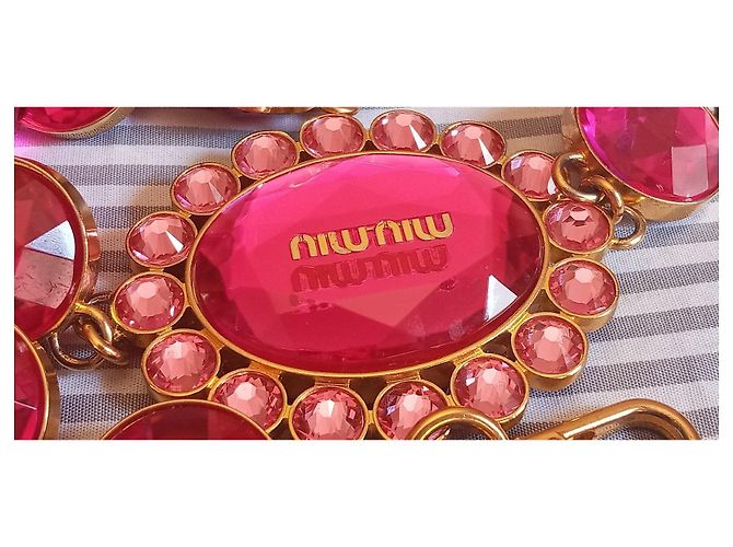 Mala de mão Miu Miu em couro acolchoado rosa com cristais - vista 3