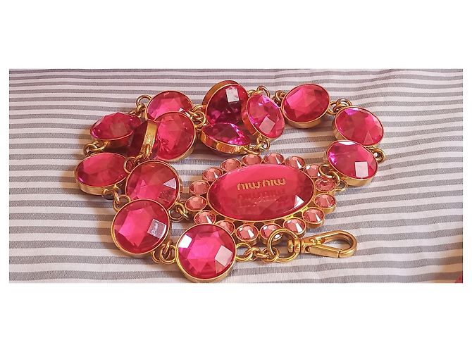 Mala de mão Miu Miu em couro acolchoado rosa com cristais - vista 4