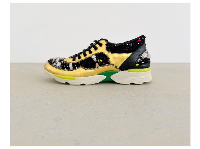 Chanel Sneakers Chunky in Tweed e Pelle Oro Nero Multicolore D'oro - vista 3