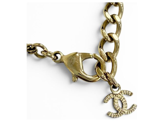Collar Chanel A22K Gold CC Logo Cube Dorado - vista 8