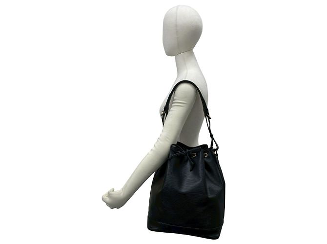 Noe Bolso de cordón Louis Vuitton Vintage Noé de piel Epi Negro - vista 2