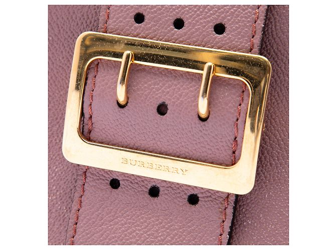 Burberry Bolsa transversal pequena em couro granulado macio rosa com fivela - vista 5