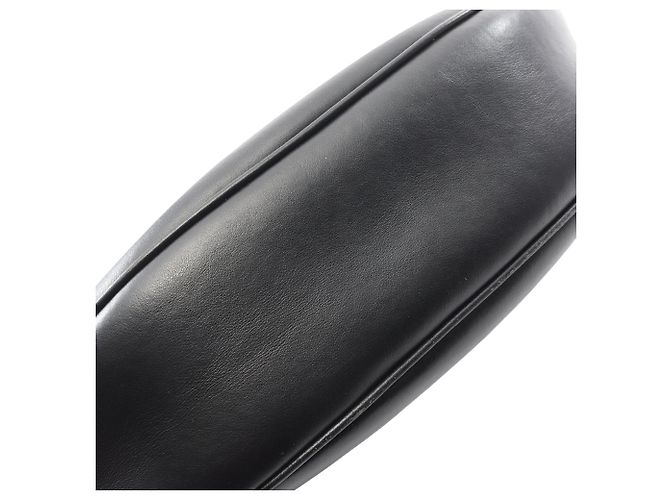 Céline Celine Triomphe Ava Schultertasche aus schwarzem Kalbsleder, Größe Medium - Ansicht 7
