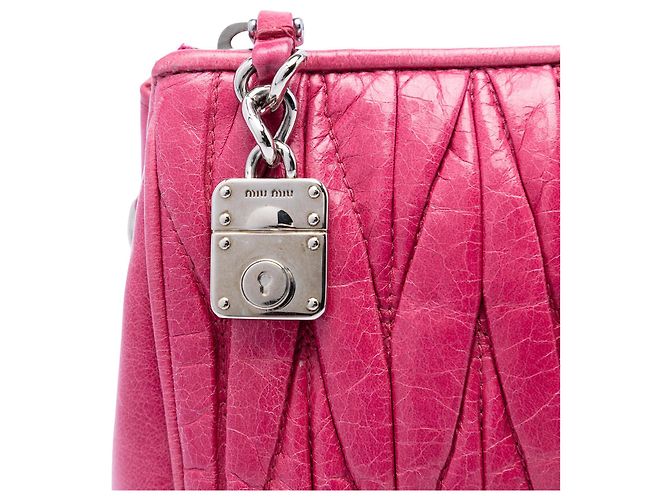 Miu Miu Borsa a tracolla in nappa trapuntata rosa con catena - vista 5