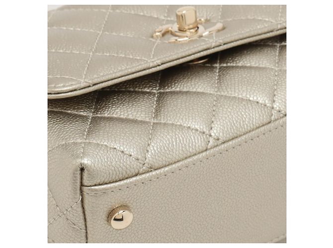 Coco Handle Borsa Chanel Gold Mini Quilted Caviar Coco Top Handle D'oro - vista 7