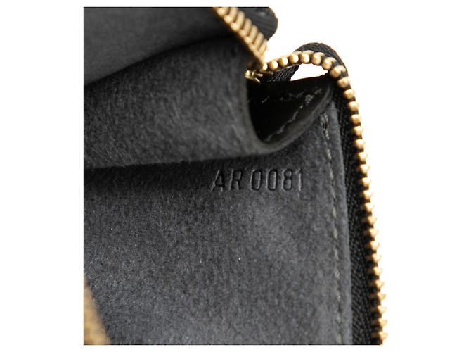 Pochette Accessoires in pelle Epi nera Louis Vuitton Nero - vista 5