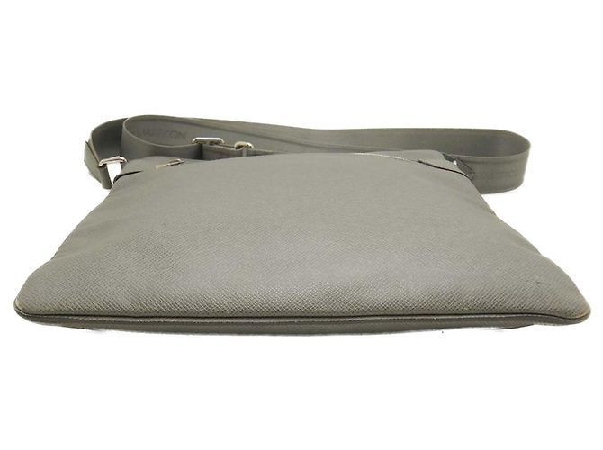 Louis Vuitton Grigio Taiga Sasha Marrone - vista 4