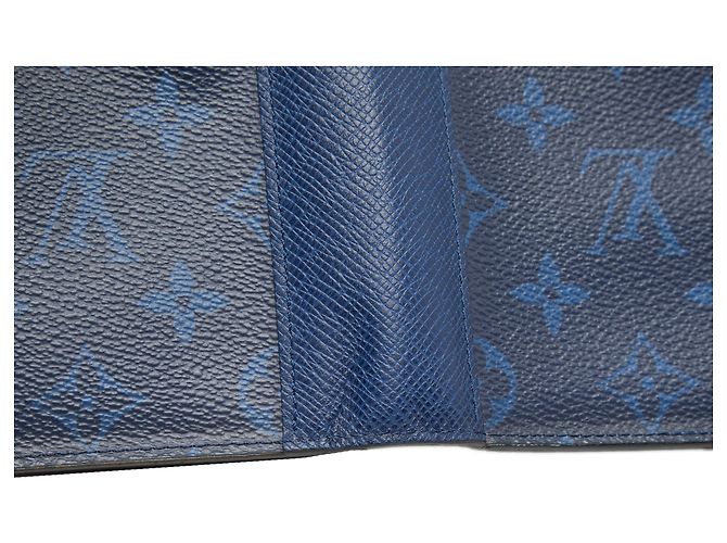 Portefeuille long plié Louis Vuitton Blue Monogram Taigarama Brazza Bleu - vue 8