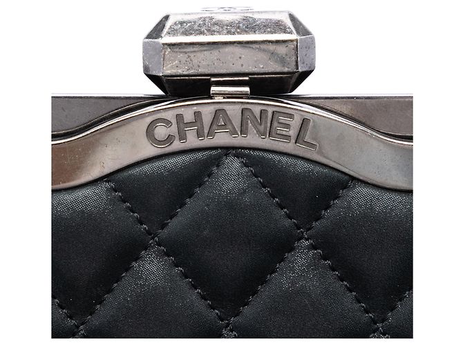 Chanel Black Quilted Iridescent Calfskin Chic Quilt Frame Satchel Nero - vista 5