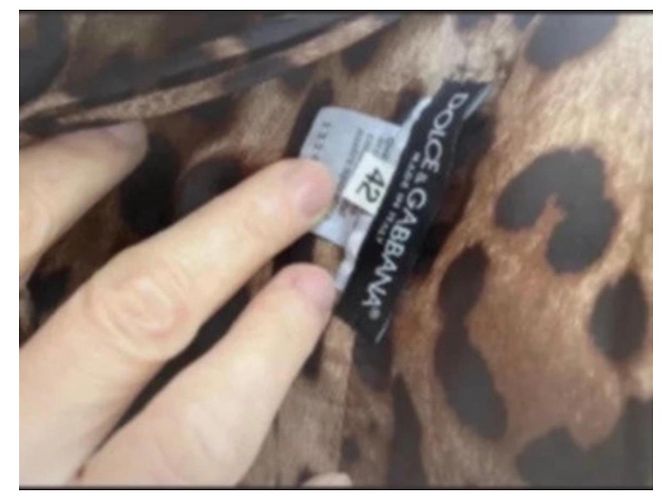 Dolce & Gabbana Schwarzes Kleid mit Leopardenmuster-Futter Leopardenprint - Ansicht 6