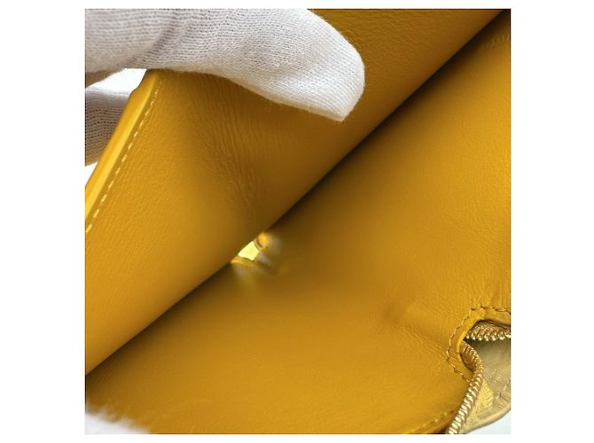 Cartera compacta con cremallera Loewe Knot Amarillo - vista 9