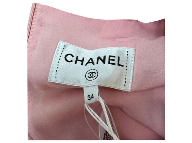 Chanel Rosa Tweed Kleid mit Kristallen Pink Weiß Silber Hardware - Ansicht 5