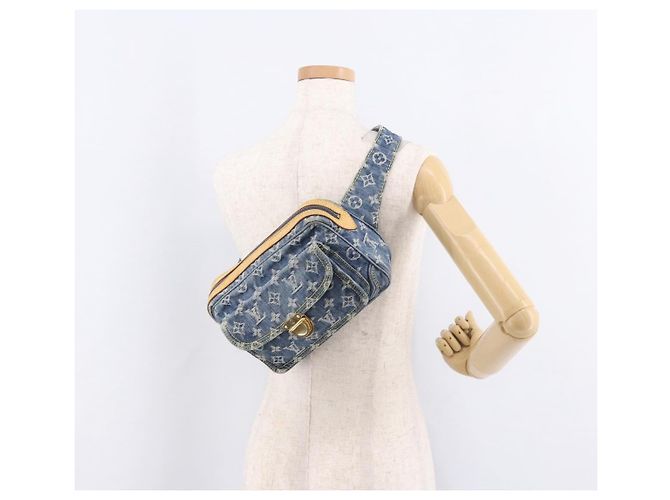 LOUIS VUITTON Monogram Denim Marsupio Body Bag Blue M95347 LV Auth 184945SAV - vista 24